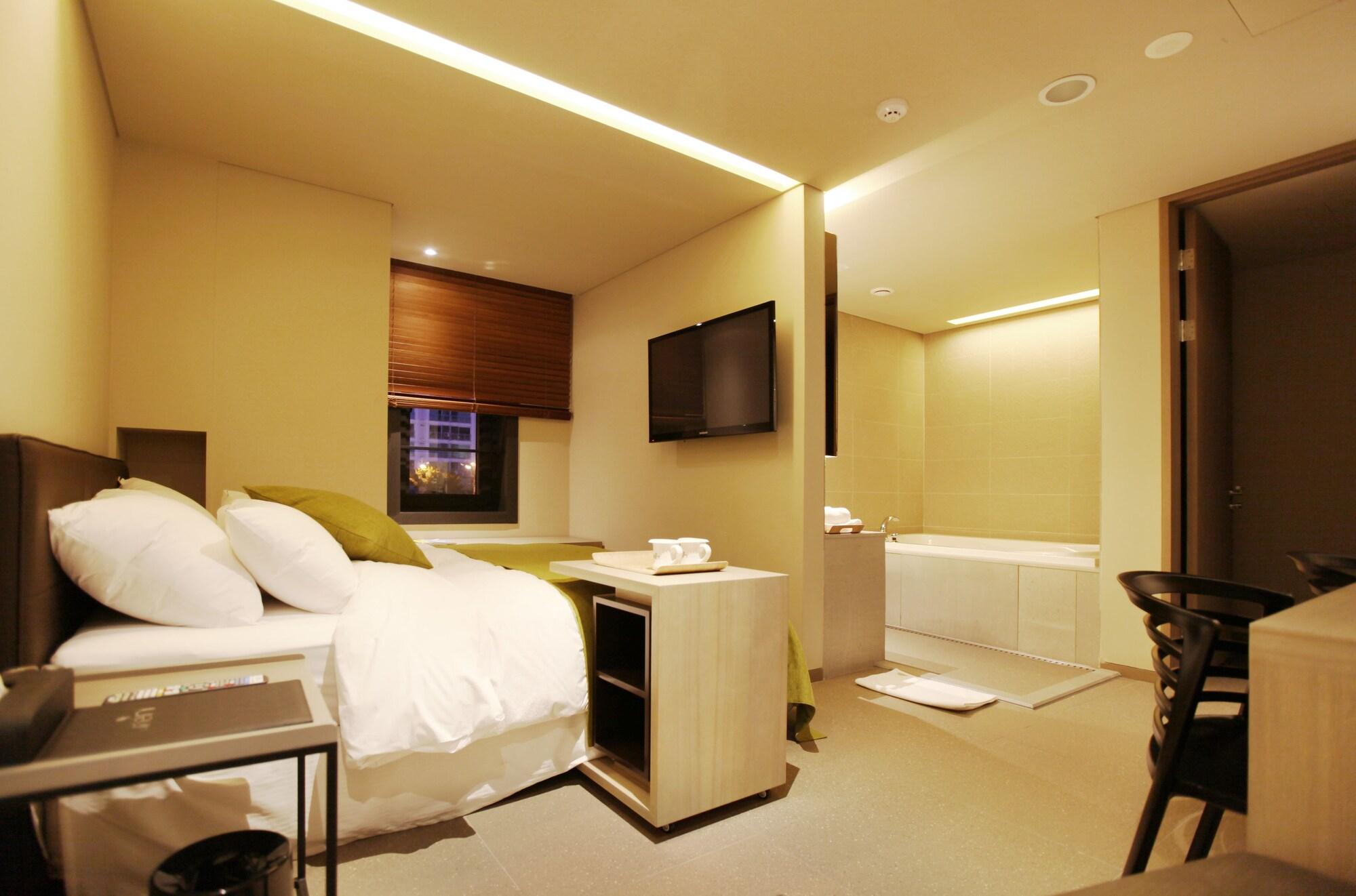 Hotel Vine סאונגנאם מראה חיצוני תמונה
