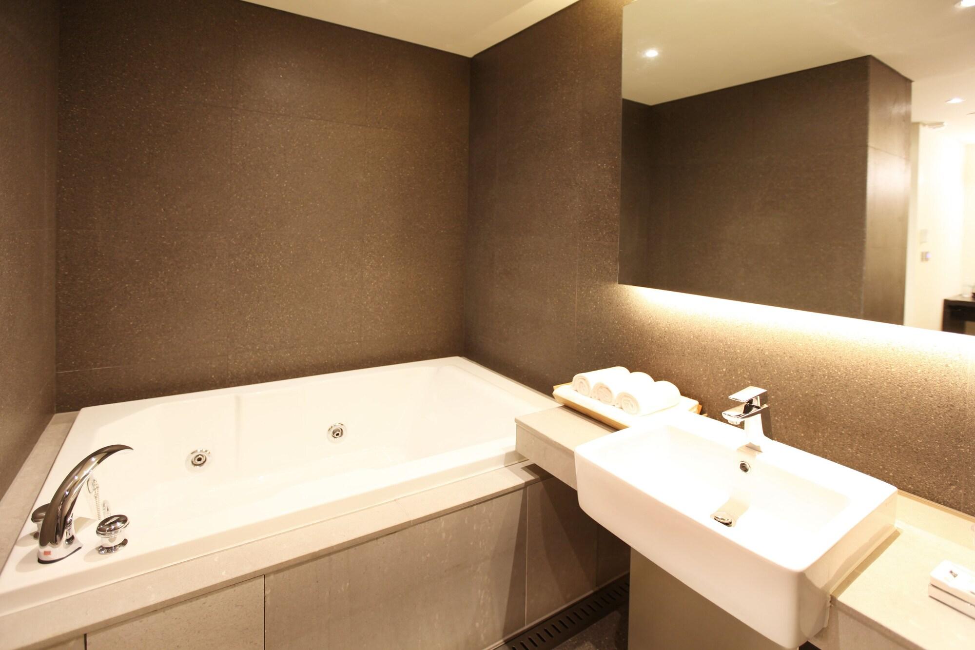 Hotel Vine סאונגנאם מראה חיצוני תמונה